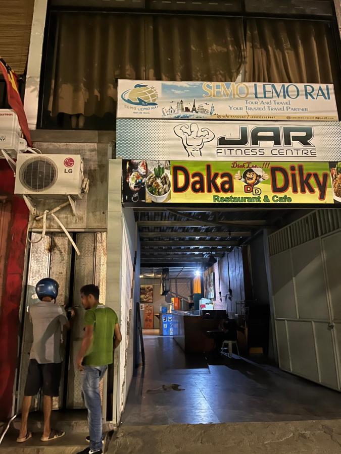 ディリ Nova Jarホステル エクステリア 写真